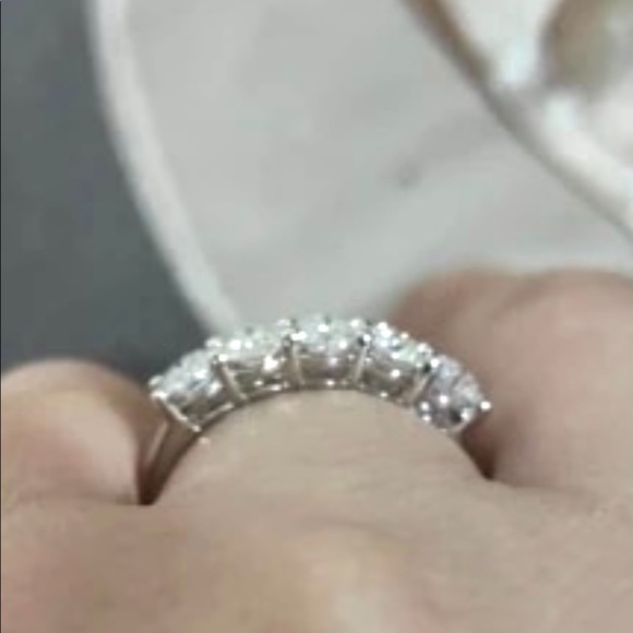 ( Mallory) Absolutely sensational genuine Moissanite … - Picture 3 of 5